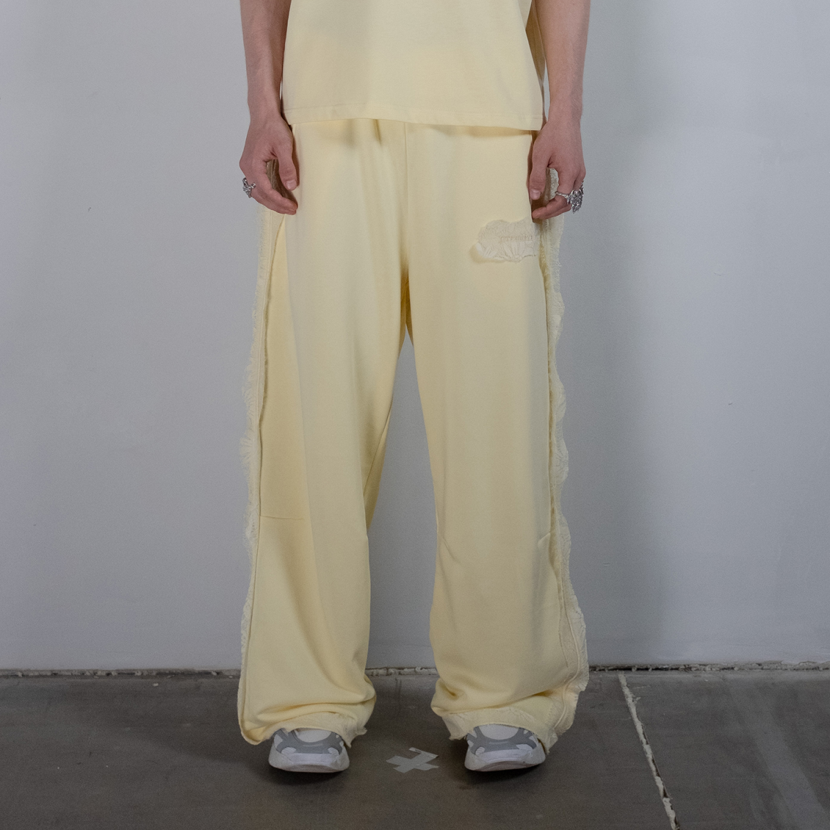 LACE SWEATPANTS BUTTER YELLOW